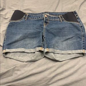 Old Navy Maternity Shorts, Size 12